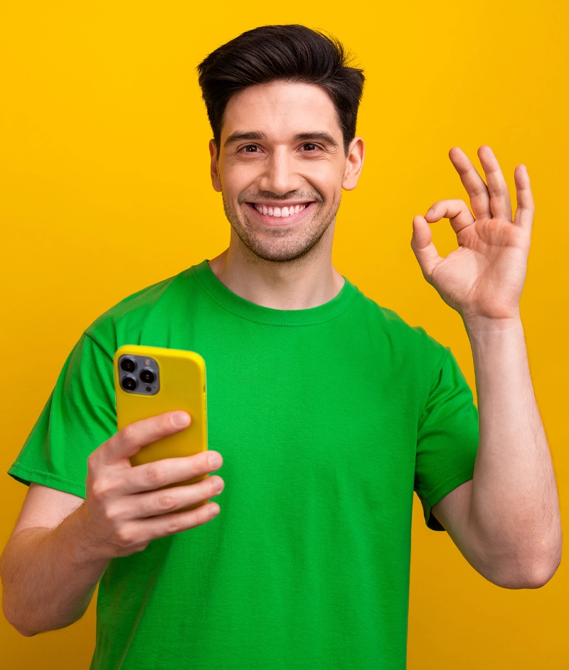 Cómo encontrar trabajo en Ushuaia?</p>
<p>El mercado laboral en Tierra del Fuego atraviesa una situación compleja a comienzos de 2026, con una fuerte caída del empleo privado industrial. Desde fines de 2023 se han perdido más de 6.000 puestos de trabajo, afectando principalmente al sector manufacturero, en especial las industrias textil y electrónica. Factores como la apertura de importaciones y la caída del consumo han impactado directamente en empresas locales, generando un escenario desafiante para quienes buscan insertarse o reinsertarse laboralmente.</p>
<p>A pesar de este contexto, el mercado laboral sigue funcionando bajo las mismas reglas que en el resto del país: oferta y demanda, convenios colectivos que regulan salarios y una creciente competencia por cada puesto disponible. En este escenario, capacitarse, estudiar y adquirir nuevas habilidades deja de ser una opción para convertirse en una necesidad. Existen profesiones y oficios con mayor demanda, especialmente en servicios y comercio, mientras que el sector industrial presenta oportunidades más limitadas.</p>
<p>Por otro lado, se trata de una provincia con una población relativamente pequeña (alrededor de 185.000 habitantes según el censo 2022), donde Río Grande concentra la mayor cantidad de habitantes, seguida por Ushuaia y Tolhuin. Esto implica que el mercado laboral no es tan amplio, lo que puede generar sensaciones de incertidumbre, frustración o desánimo durante la búsqueda. Sin embargo, desde RHdream Consultora creemos firmemente que cada persona cumple un rol importante en la cadena productiva y que, con constancia, las oportunidades llegan.</p>
<p>Dónde y cómo buscar empleo en Ushuaia</p>
<p>Existen múltiples formas de buscar trabajo en Ushuaia y en toda la provincia. Hoy en día, las plataformas digitales cumplen un rol central: sitios como LinkedIn o Computrabajo publican ofertas activas de manera constante. Además, las redes sociales se han convertido en un canal clave, donde consultoras y empresas difunden sus búsquedas. En nuestro caso, en RHdream compartimos periódicamente oportunidades laborales de nuestros clientes, tanto PYMES como grandes empresas, por lo que recomendamos seguir nuestras redes para estar al tanto de nuevas vacantes.</p>
<p>También es fundamental apoyarse en la red de contactos: amigos, familiares y conocidos. En una comunidad como Ushuaia, el “boca en boca” sigue siendo una de las formas más habituales de acceder a oportunidades laborales. Sin embargo, esta práctica debe complementarse con procesos de selección profesionales, ya que no todos los perfiles encajan en todos los puestos. Una correcta evaluación evita frustraciones tanto para el empleado como para el empleador.</p>
<p>Por otro lado, existen dinámicas específicas según el sector. El empleo público (educación, salud, municipalidad o gobierno provincial) funciona a través de circuitos propios. Las grandes empresas, muchas veces vinculadas a capitales internacionales, gestionan sus búsquedas a través de sus páginas web o convenios con instituciones educativas. En el sector privado, conviven tanto publicaciones digitales como la entrega presencial de CV, una práctica que, aunque en retroceso, aún puede generar oportunidades. Adaptarse a cada modalidad y respetar los canales de postulación es clave para no quedar fuera del proceso.</p>
<p>Consejos de RH Dream para tu búsqueda laboral</p>
<p>Sabemos lo importante que es causar una excelente impresión desde el primer momento. Por eso, compartimos una serie de recomendaciones fundamentales para mejorar tus posibilidades y evitar errores comunes que pueden jugar en contra durante una postulación:</p>
<p>Claridad y concisión: tu CV debe ser claro y directo, idealmente de una o dos páginas.</p>
<p>Personalización: adaptá tu CV a cada puesto al que te postules, destacando lo relevante para esa posición.</p>
<p>Logros destacados: priorizá resultados concretos y medibles por sobre la simple descripción de tareas.</p>
<p>Uso de palabras clave: incorporá términos relacionados con el puesto o la industria.</p>
<p>Estructura ordenada: organizá la información en secciones claras y fáciles de leer.</p>
<p>Habilidades relevantes: incluí únicamente aquellas que aporten valor al puesto.</p>
<p>Revisión exhaustiva: evitá errores ortográficos o gramaticales.</p>
<p>Honestidad: sé sincero con tu experiencia, habilidades e idiomas.</p>
<p>Información completa: no olvides incluir datos de contacto, lugar de residencia, edad, fecha de nacimiento, experiencia laboral (con fechas y lugares), formación y certificaciones.</p>
<p>Formato profesional: utilizá un diseño limpio y acorde a tu perfil.</p>
<p>Sobre la foto en el CV:</p>
<p>Si decidís incluirla, debe ser tipo carnet, con buena presencia y sin elementos ajenos al ámbito laboral.</p>
<p>Evitá fotos grupales o informales.</p>
<p>Errores frecuentes que debés evitar:</p>
<p>No envíes el mismo CV repetidas veces a una misma búsqueda.</p>
<p>No te postules a puestos para los que no cumplís requisitos clave.</p>
<p>No ignores las instrucciones del aviso (medio de envío, formato, etc.).</p>
<p>No mientas sobre tu nivel de idioma u otras habilidades.</p>
<p>Recomendaciones clave:</p>
<p>Sé autocrítico y evaluá si realmente cumplís con el perfil solicitado.</p>
<p>Invertí en capacitación constante: cursos, estudios y formación hacen la diferencia.</p>
<p>Tomate el tiempo de leer cada aviso antes de postularte.</p>
<p>Respetá los canales definidos por el reclutador (mail, web, WhatsApp, etc.).</p>
<p>Considerá crear y mantener actualizado tu perfil en LinkedIn.</p>
<p>Tené en cuenta que muchas búsquedas requieren residencia en la provincia.</p>
<p>Un mensaje final</p>
<p>Buscar trabajo puede ser un proceso difícil, que muchas veces genera ansiedad, incertidumbre y frustración. Sin embargo, es importante no desanimarse. La constancia, la preparación y la actitud marcan la diferencia. Cada paso que das, cada CV enviado y cada entrevista son parte del camino.</p>
<p>Desde RHdream deseamos que tengas mucho éxito en tu búsqueda laboral y que puedas alcanzar tus objetivos. Recordá que tu CV es tu carta de presentación: hacelo valer y convertí cada oportunidad en una posibilidad real de crecimiento.